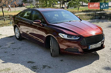 Седан Ford Fusion 2016 в 