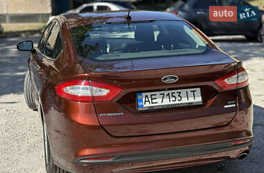 Седан Ford Fusion 2016 в 