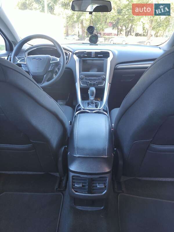 Седан Ford Fusion 2015 в Запоріжжі