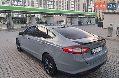 Седан Ford Fusion 2013 в 