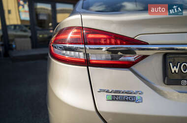 Седан Ford Fusion 2016 в 