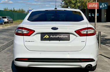 Седан Ford Fusion 2015 в 