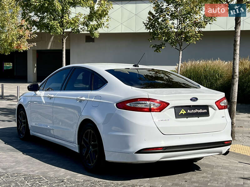 Седан Ford Fusion 2015 в Києві