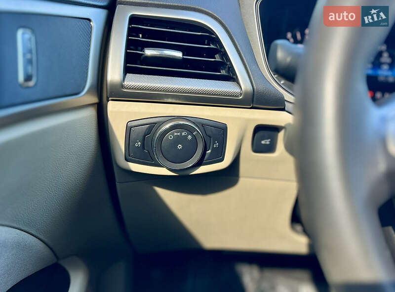 Седан Ford Fusion 2015 в Києві