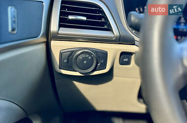 Седан Ford Fusion 2015 в 