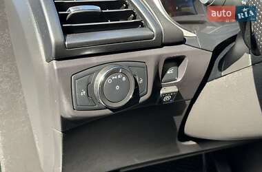 Седан Ford Fusion 2016 в 
