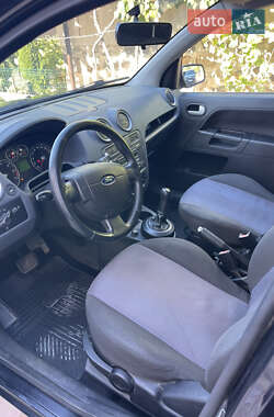 Хэтчбек Ford Fusion 2008 в 