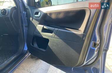 Хэтчбек Ford Fusion 2005 в 