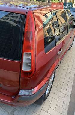 Хэтчбек Ford Fusion 2008 в 
