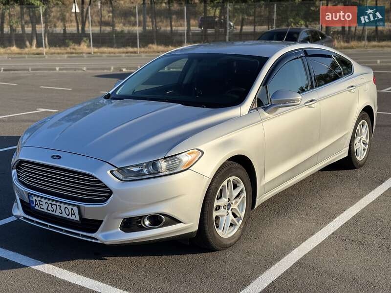 Седан Ford Fusion 2013 в 