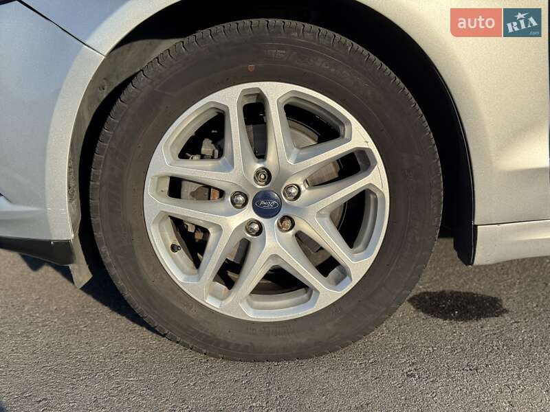 Седан Ford Fusion 2013 в Днепре