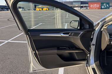 Седан Ford Fusion 2013 в 