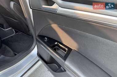Седан Ford Fusion 2013 в 