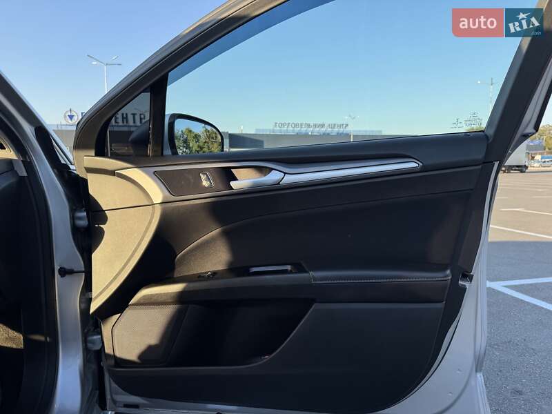 Седан Ford Fusion 2013 в Днепре
