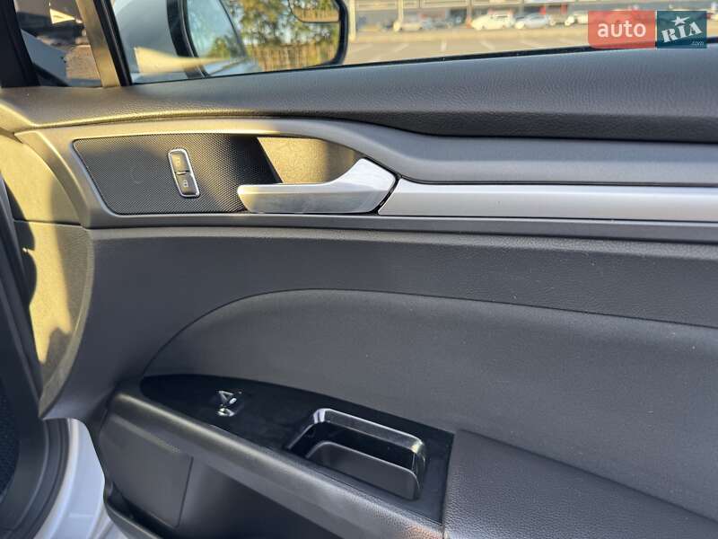 Седан Ford Fusion 2013 в Днепре