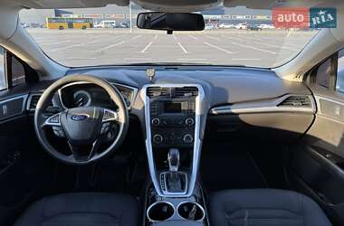 Седан Ford Fusion 2013 в 