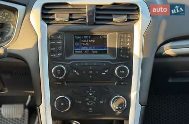 Седан Ford Fusion 2013 в 