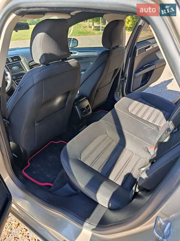 Седан Ford Fusion 2016 в Дрогобичі