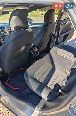 Седан Ford Fusion 2016 в 