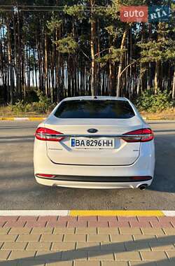 Седан Ford Fusion 2017 в 
