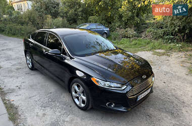 Седан Ford Fusion 2013 в 