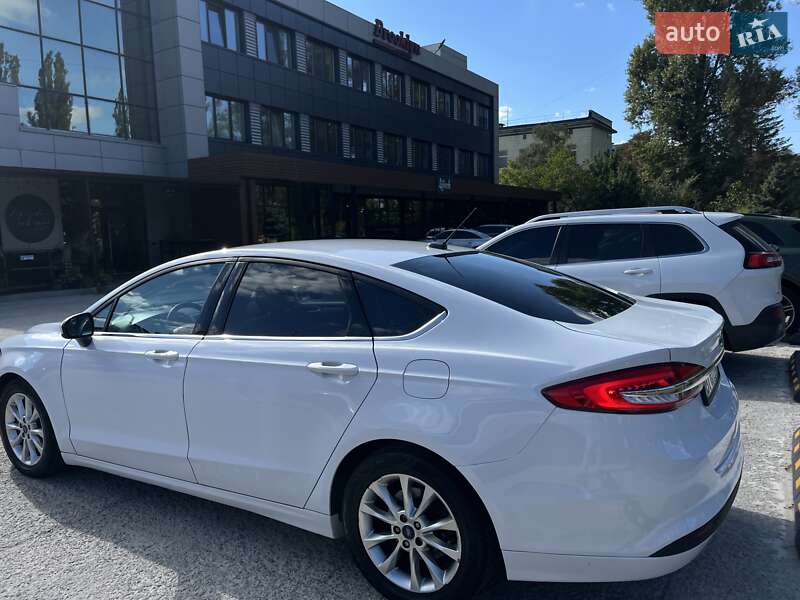 Седан Ford Fusion 2016 в Полтаві