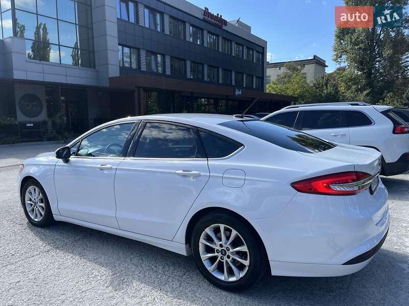 Седан Ford Fusion 2016 в Полтаві