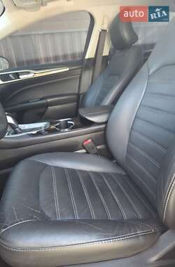 Седан Ford Fusion 2015 в 