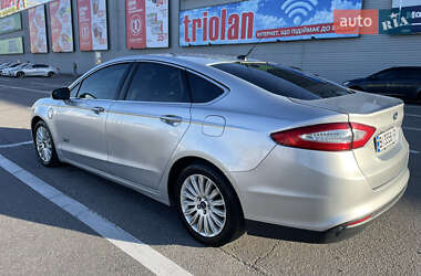 Седан Ford Fusion 2014 в 