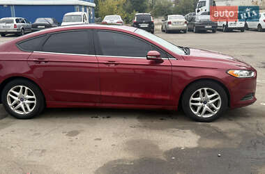 Седан Ford Fusion 2012 в 