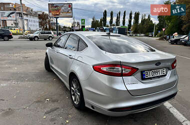 Седан Ford Fusion 2013 в 