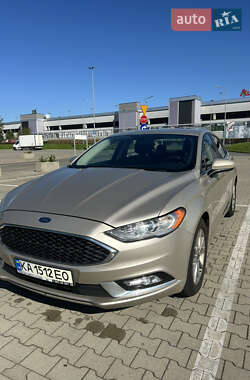 Седан Ford Fusion 2017 в 