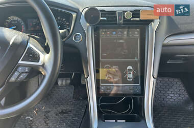 Седан Ford Fusion 2017 в 
