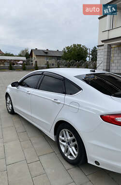 Седан Ford Fusion 2014 в 