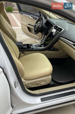 Седан Ford Fusion 2014 в 
