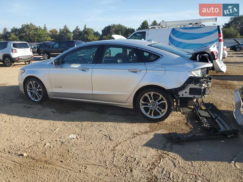 Седан Ford Fusion 2019 в Львові