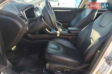 Седан Ford Fusion 2019 в 
