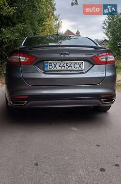 Седан Ford Fusion 2013 в 