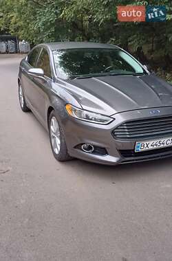 Седан Ford Fusion 2013 в 
