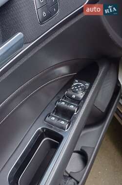 Седан Ford Fusion 2013 в 