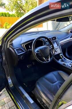 Седан Ford Fusion 2015 в 