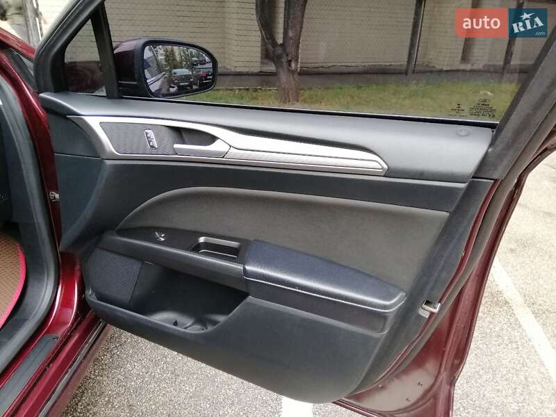 Седан Ford Fusion 2016 в Киеве фото 13 Седан Ford Fusion 2016 в Киеве