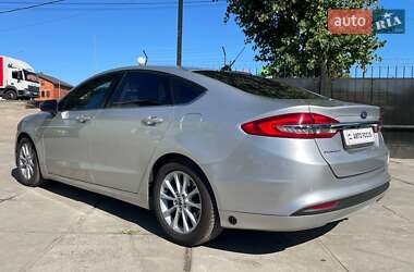 Седан Ford Fusion 2017 в 