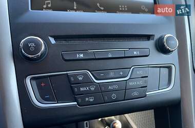 Седан Ford Fusion 2017 в 