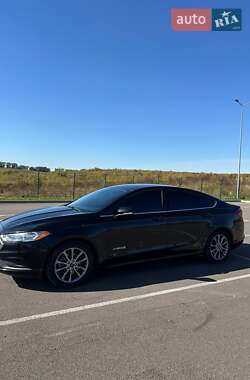 Седан Ford Fusion 2017 в 