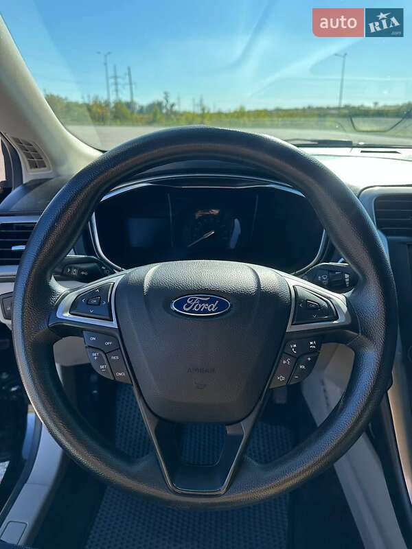 Седан Ford Fusion 2017 в Рівному