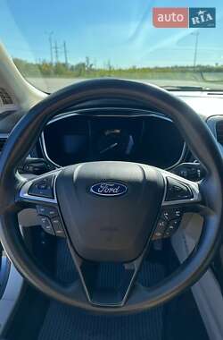 Седан Ford Fusion 2017 в 
