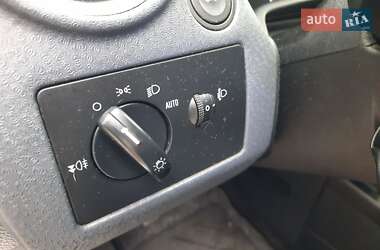 Хэтчбек Ford Fusion 2006 в 