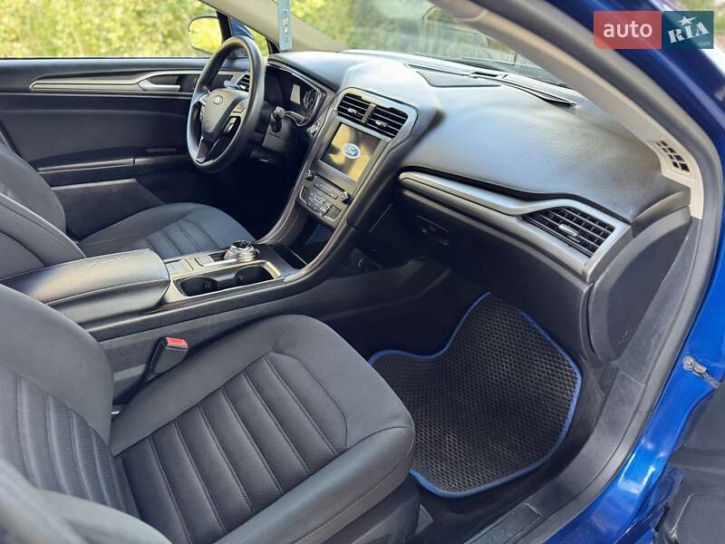Седан Ford Fusion 2017 в Дніпрі