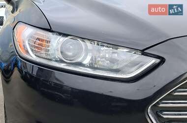 Седан Ford Fusion 2013 в 